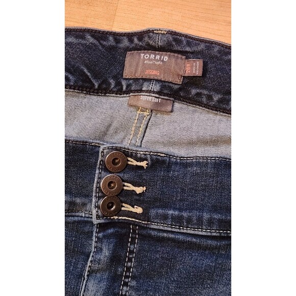 Torrid Women's Size 26R Straight Jeans Blue Cotton Blend plus - Picture 3 of 4
